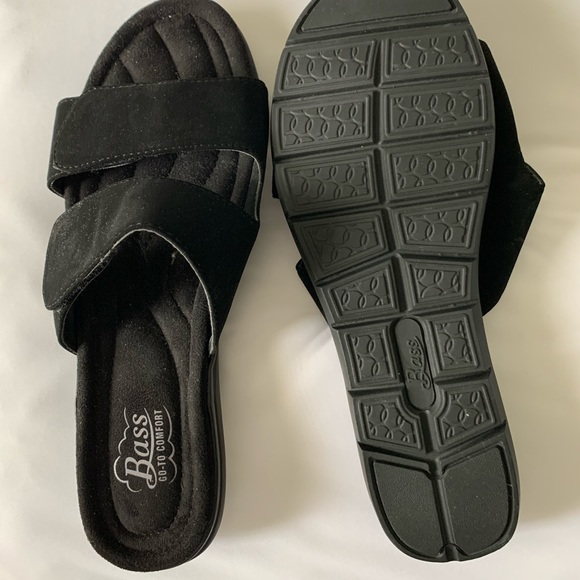 Bass size 7.5 wedge slip on black sandals never worn - Picture 1 of 2